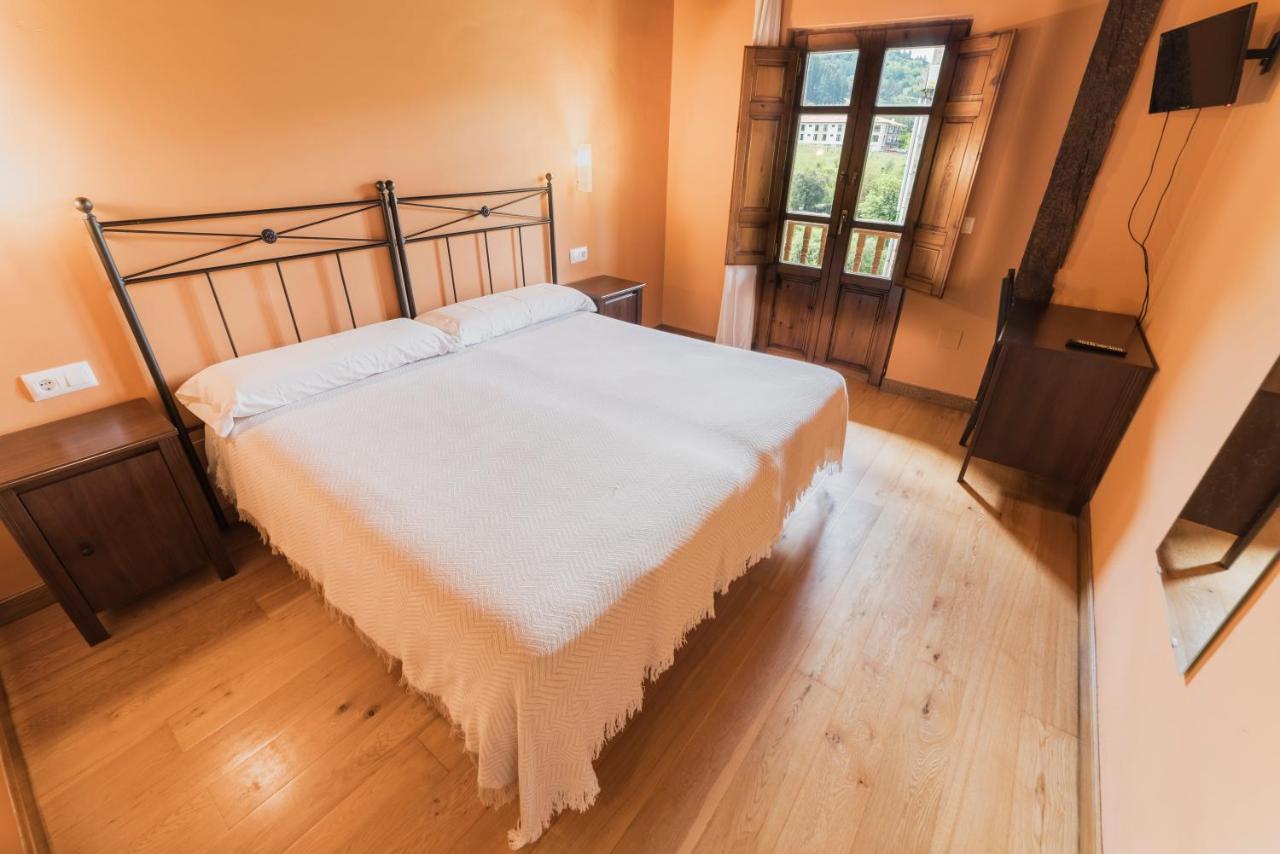 Mirador De Picos Guest House Aliezo Bagian luar foto