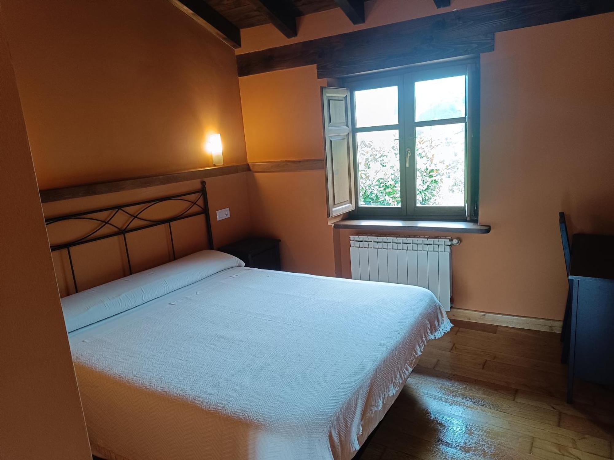Mirador De Picos Guest House Aliezo Bagian luar foto