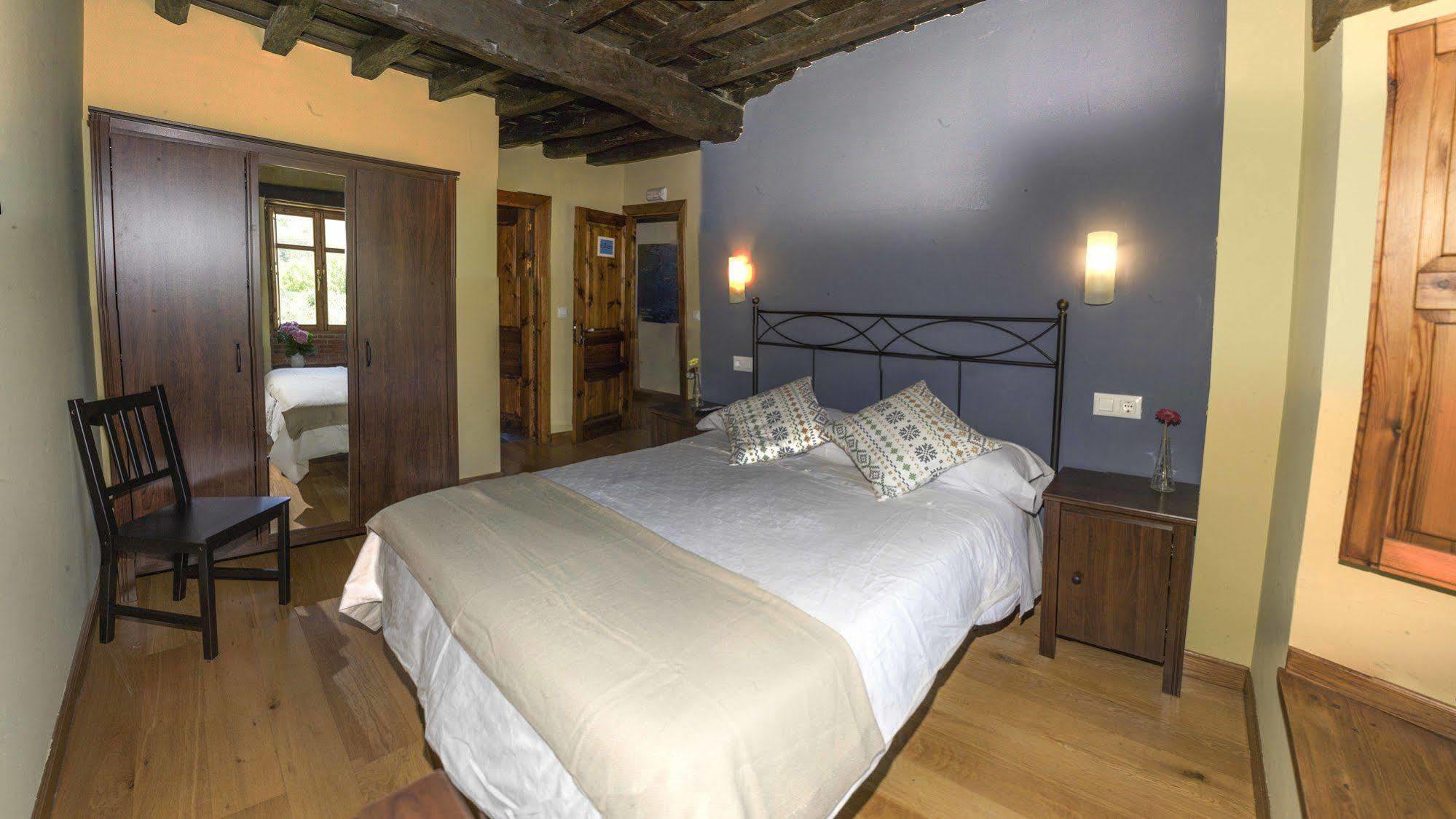 Mirador De Picos Guest House Aliezo Bagian luar foto